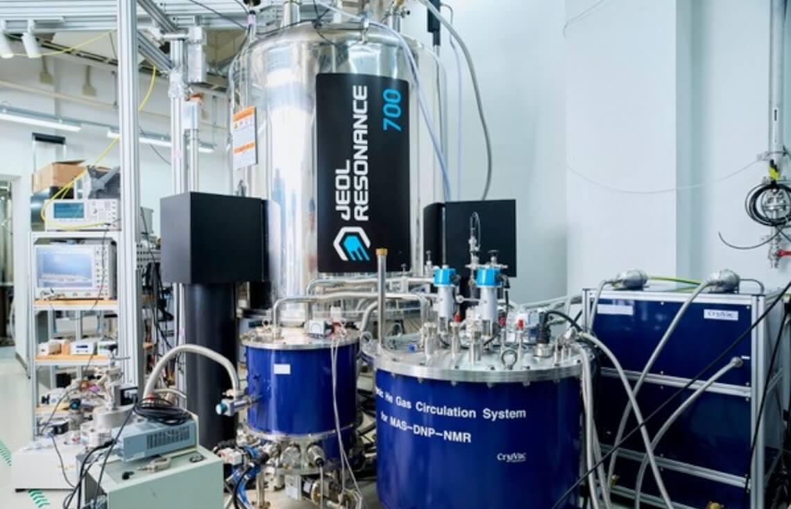 DNP-NMR用ヘリウム循環冷却システム